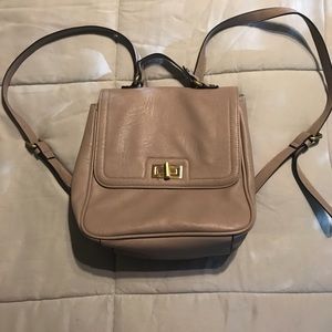 Bundle of 3 women’s handbags!